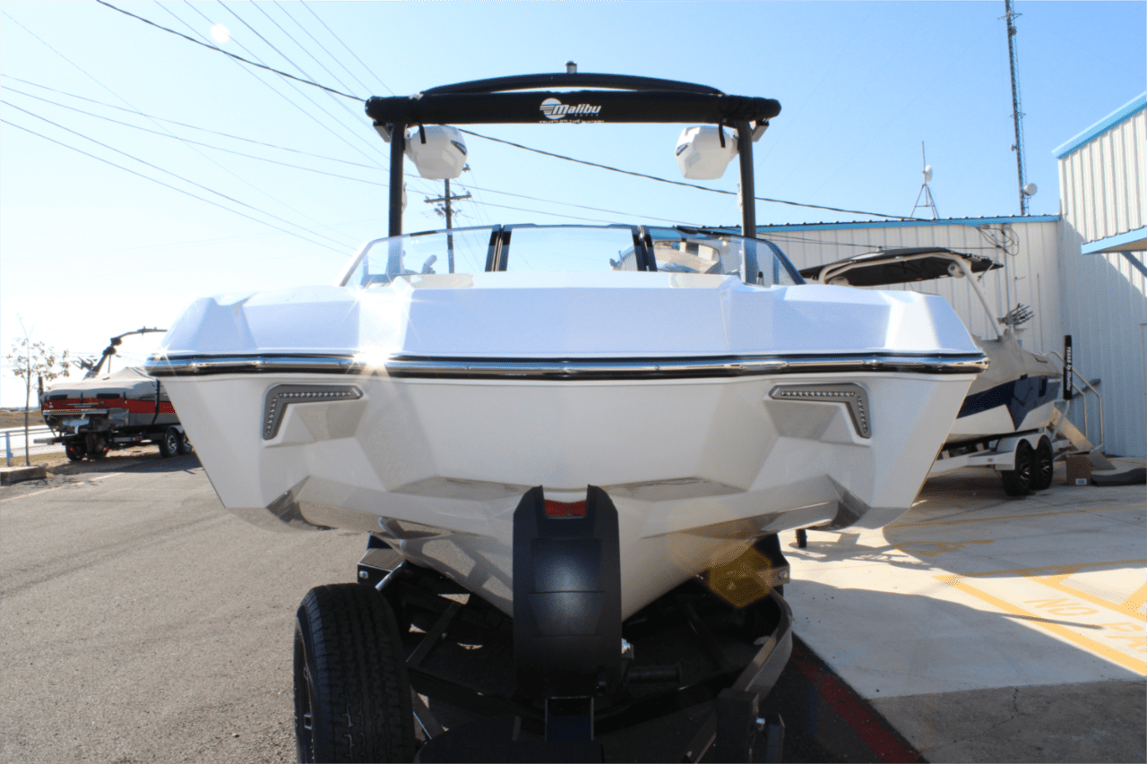 2025 Malibu 24 MXZ