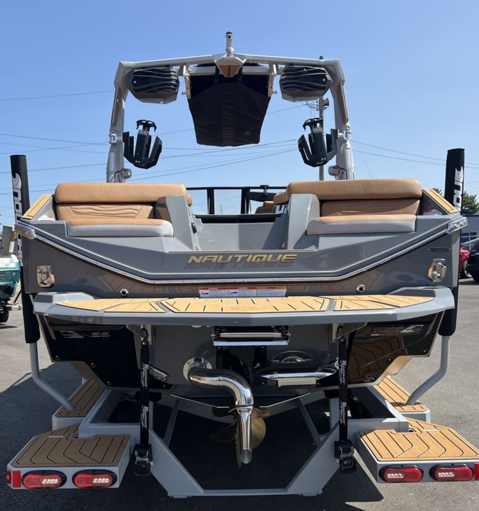 2025 Nautique G23