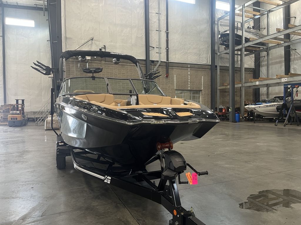 2025 MasterCraft XT24