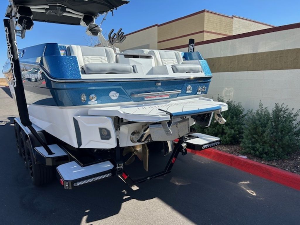 2025 Malibu Boats 26 LSV