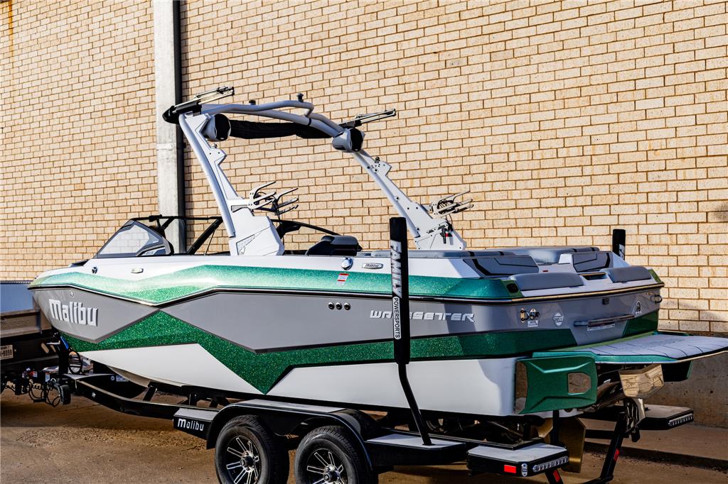 2024 Malibu 22 LSV Icon