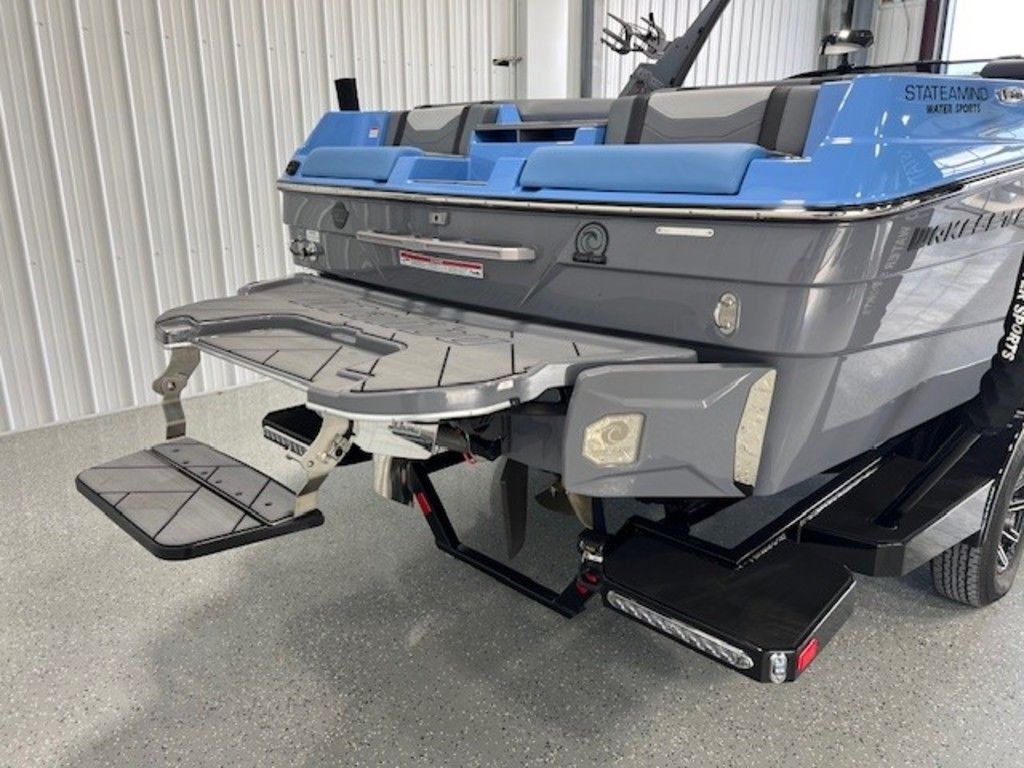 2024 Malibu Boats 23 LSV