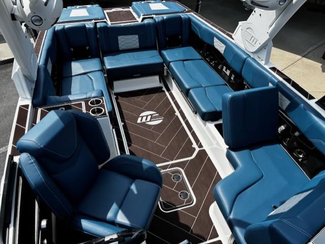 2022 Malibu 25 LSV – LT4, GX Tower, Thruster *Flash Sale*