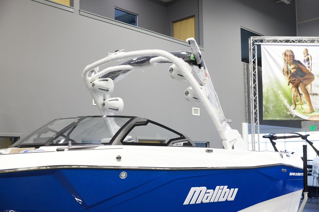 2025 Malibu Boats 23 LSV