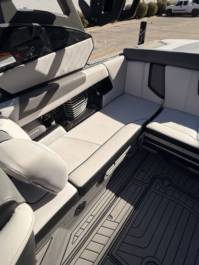 2019 Nautique G23