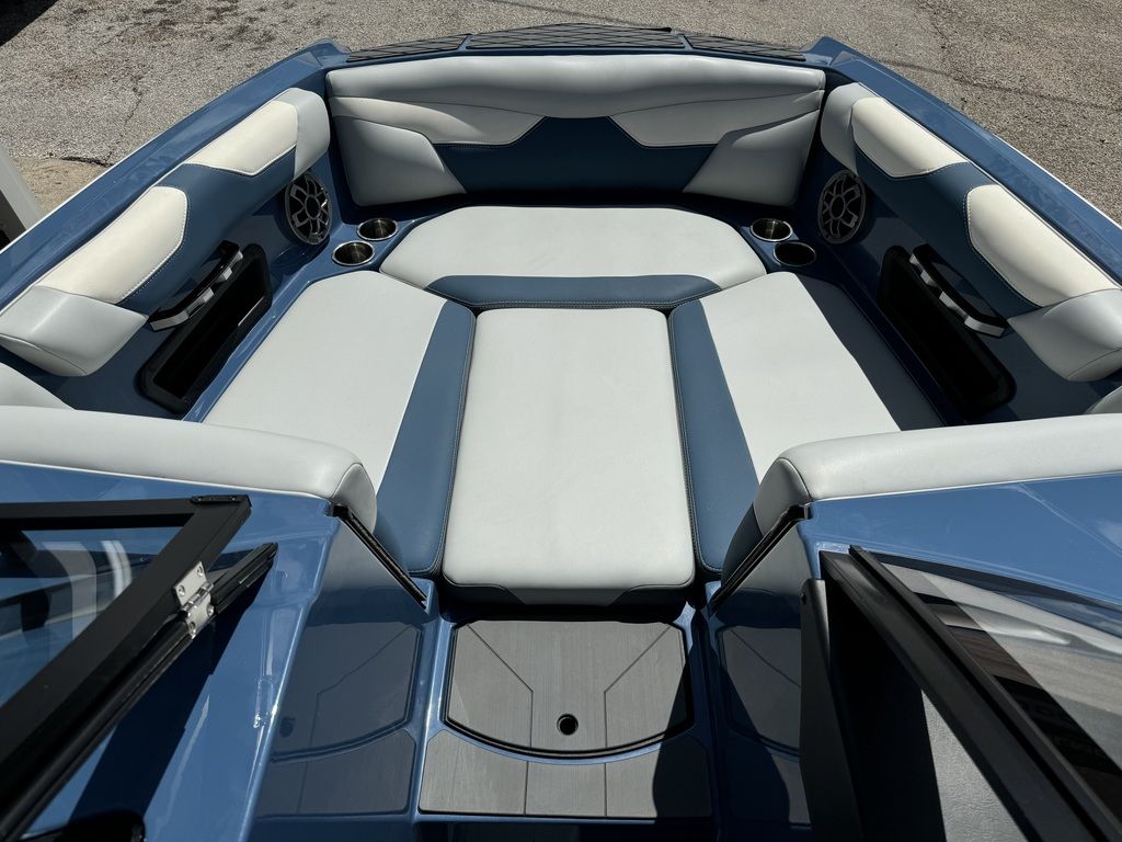 2021 Axis Wake Research A24 Icon