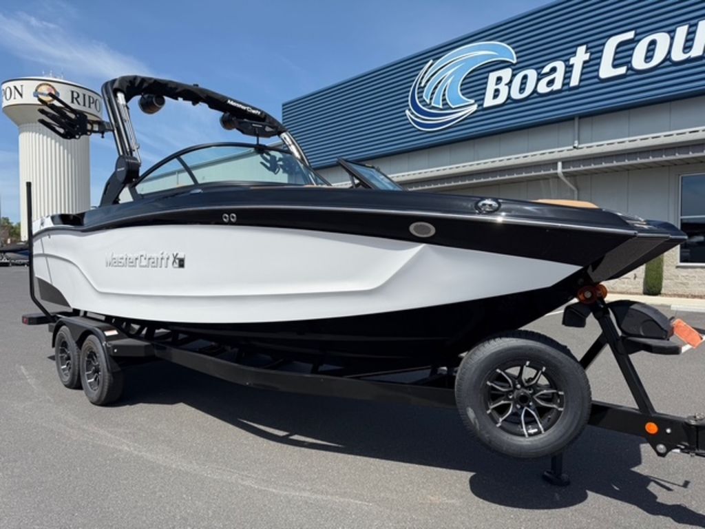 2025 MasterCraft XT24