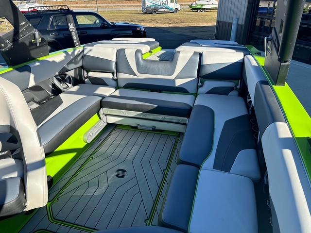 2017 Malibu Wakesetter 22 MXZ *Pending Deal*