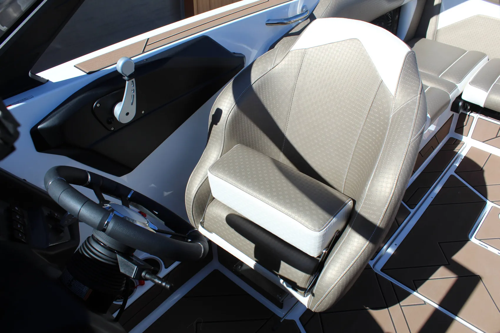 2025 Supreme S220