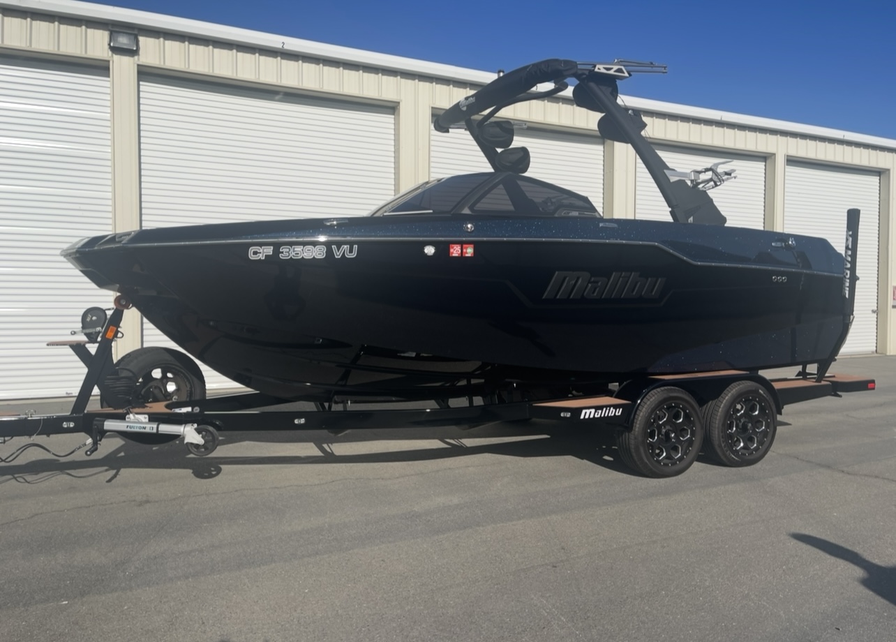 2021 Malibu M220
