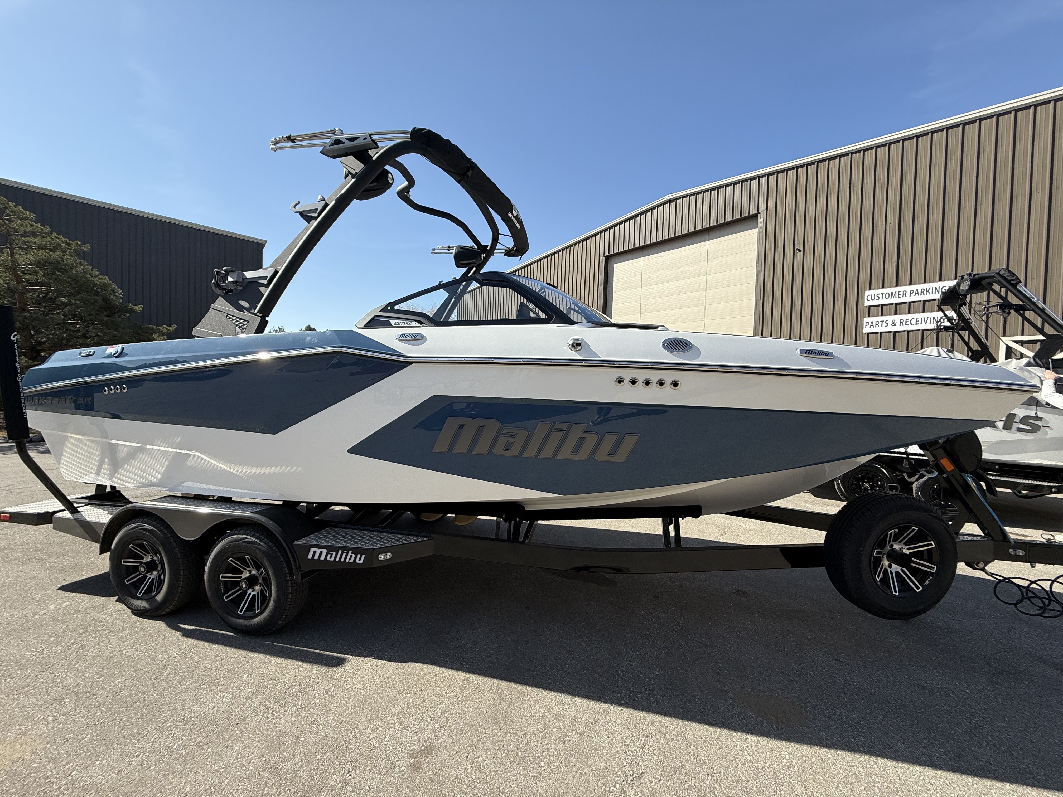 2025 Malibu 22 MXZ