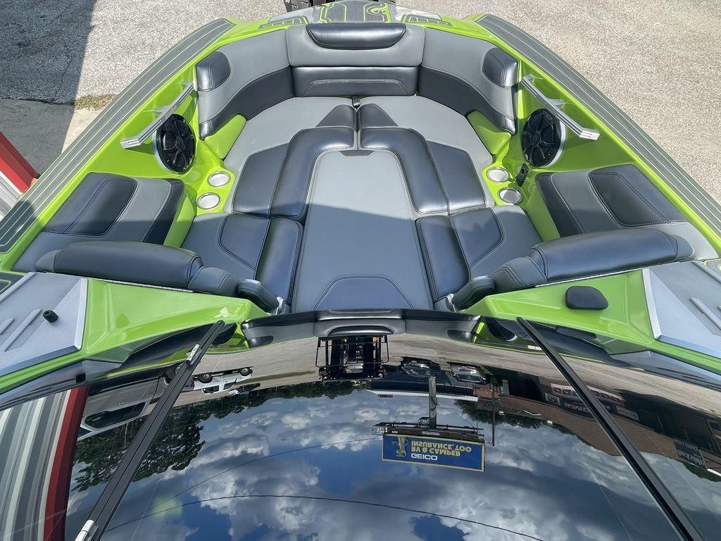2016 Malibu Boats M235