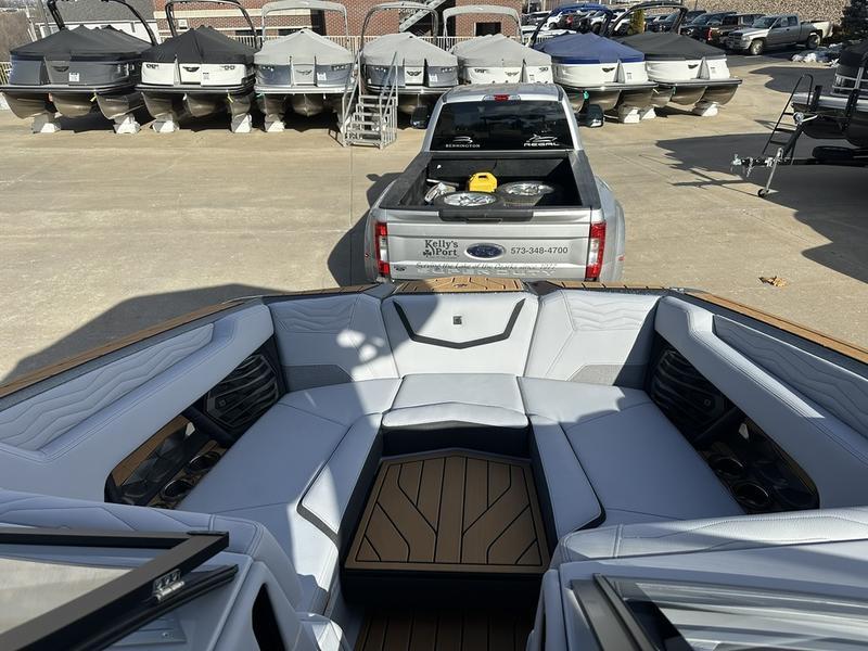2025 Nautique G23