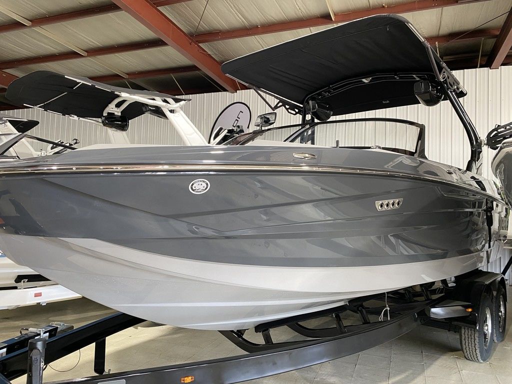 2025 Supreme Boats S220