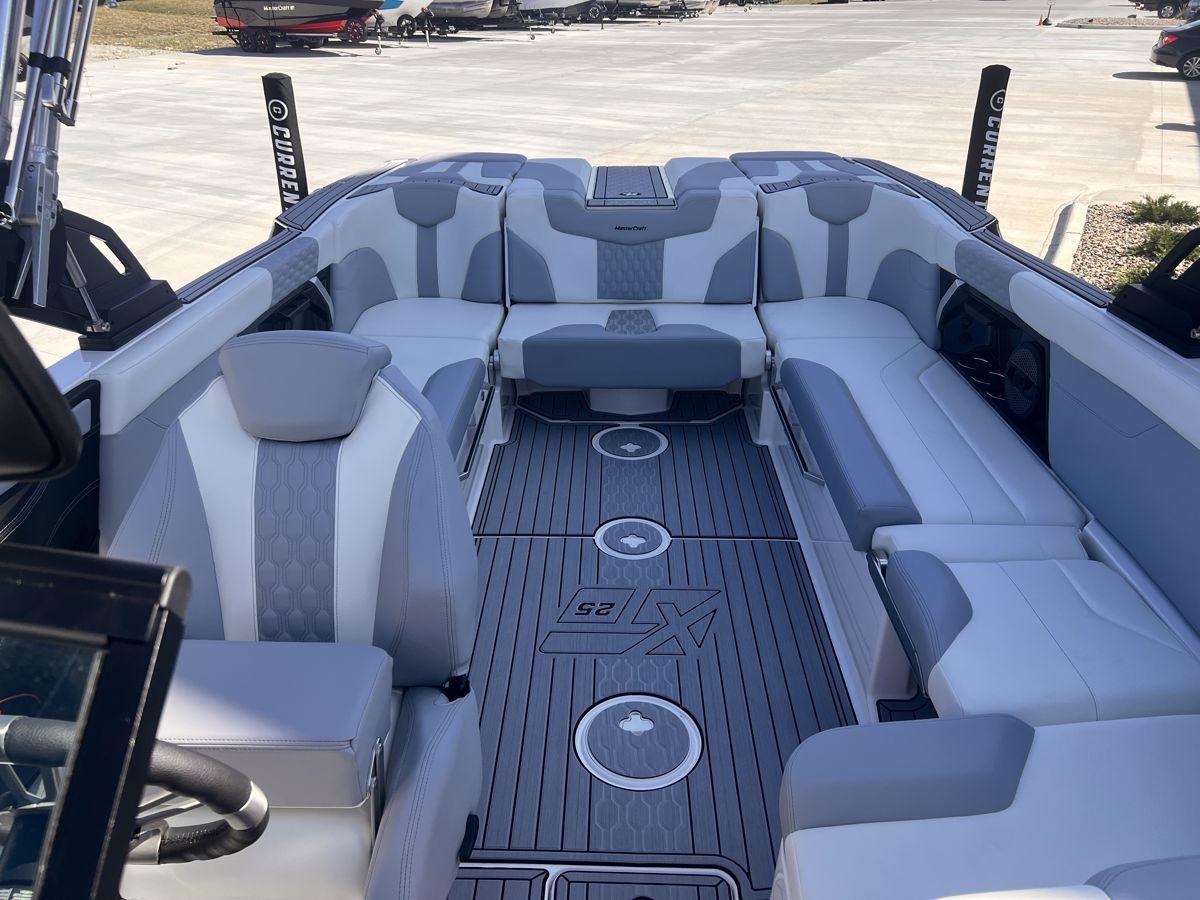 2024 MasterCraft XT25