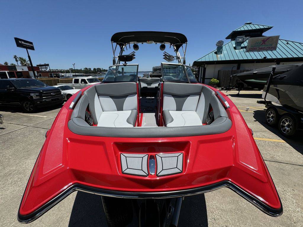 2019 MasterCraft XT22