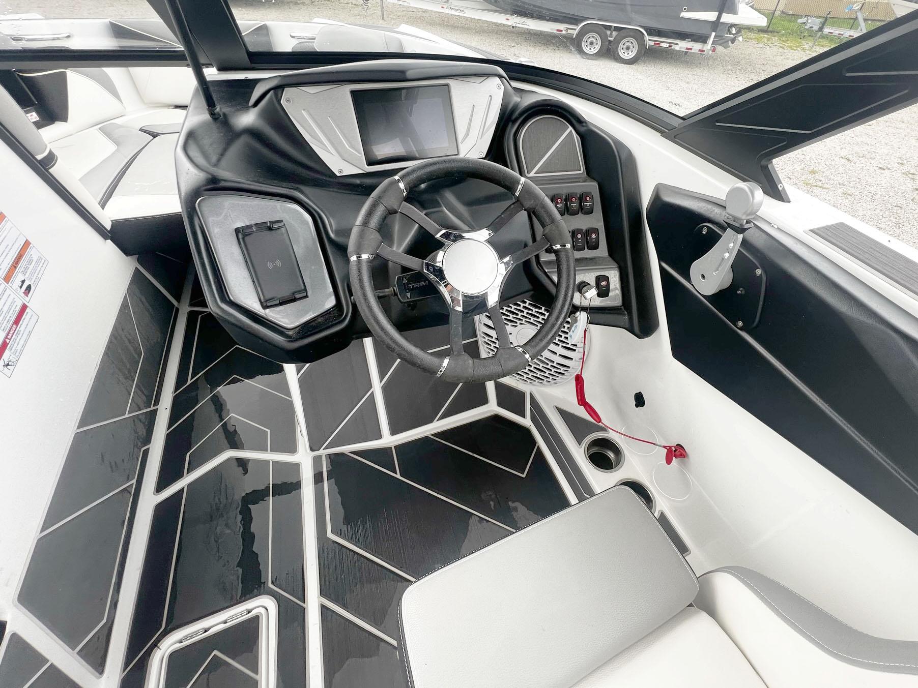 2023 Supreme S220