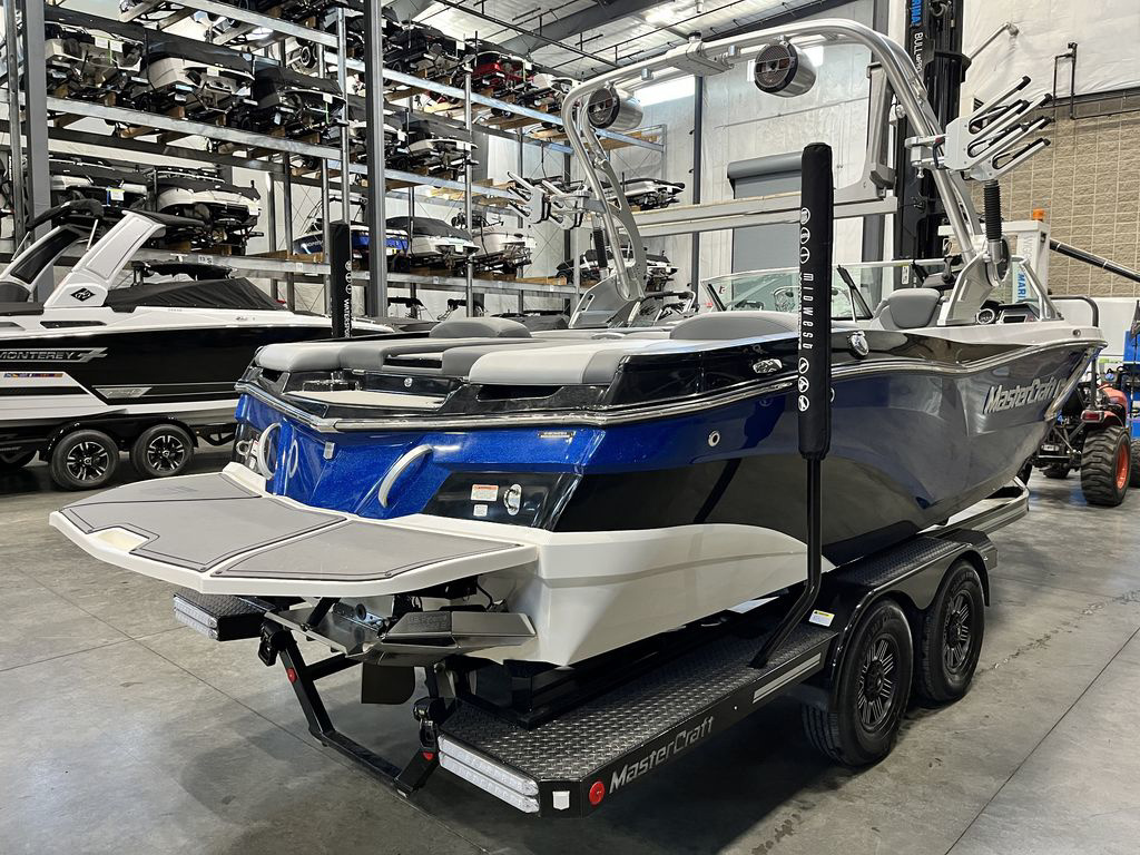 2019 MasterCraft XT23