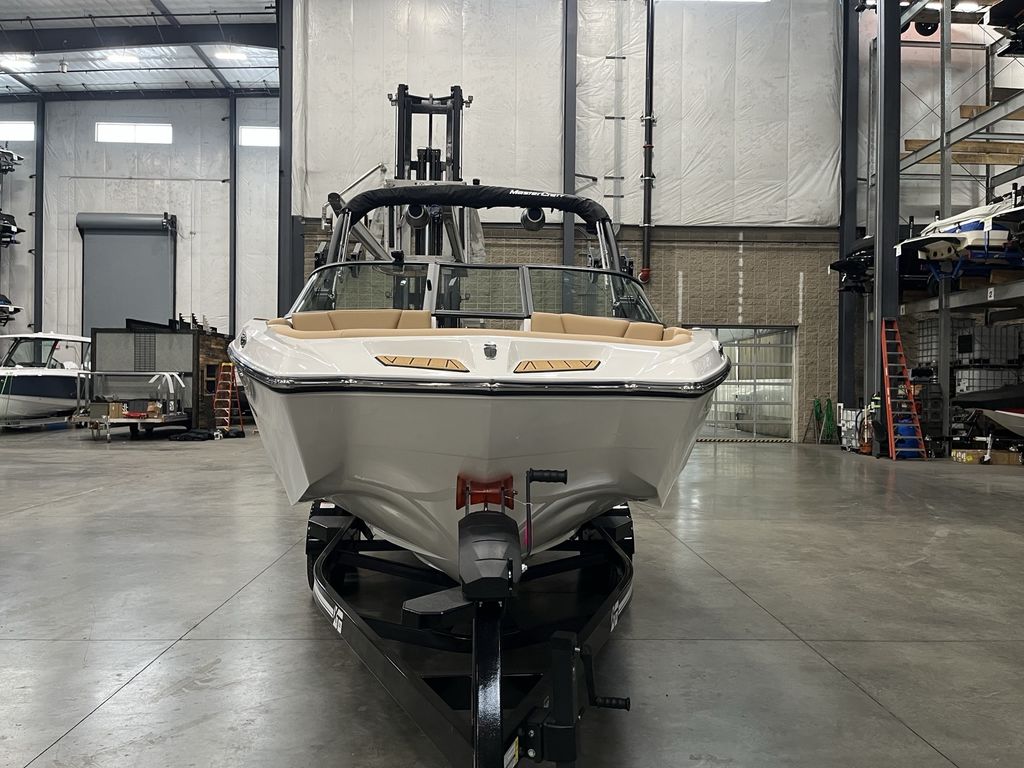 2025 MasterCraft XT22