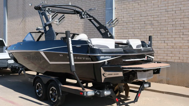 2017 Malibu 22 MXZ