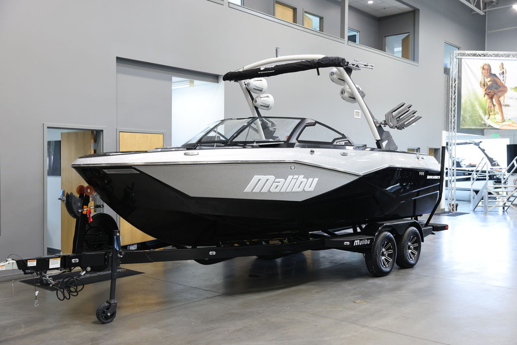 2024 Malibu Boats 22 LSV