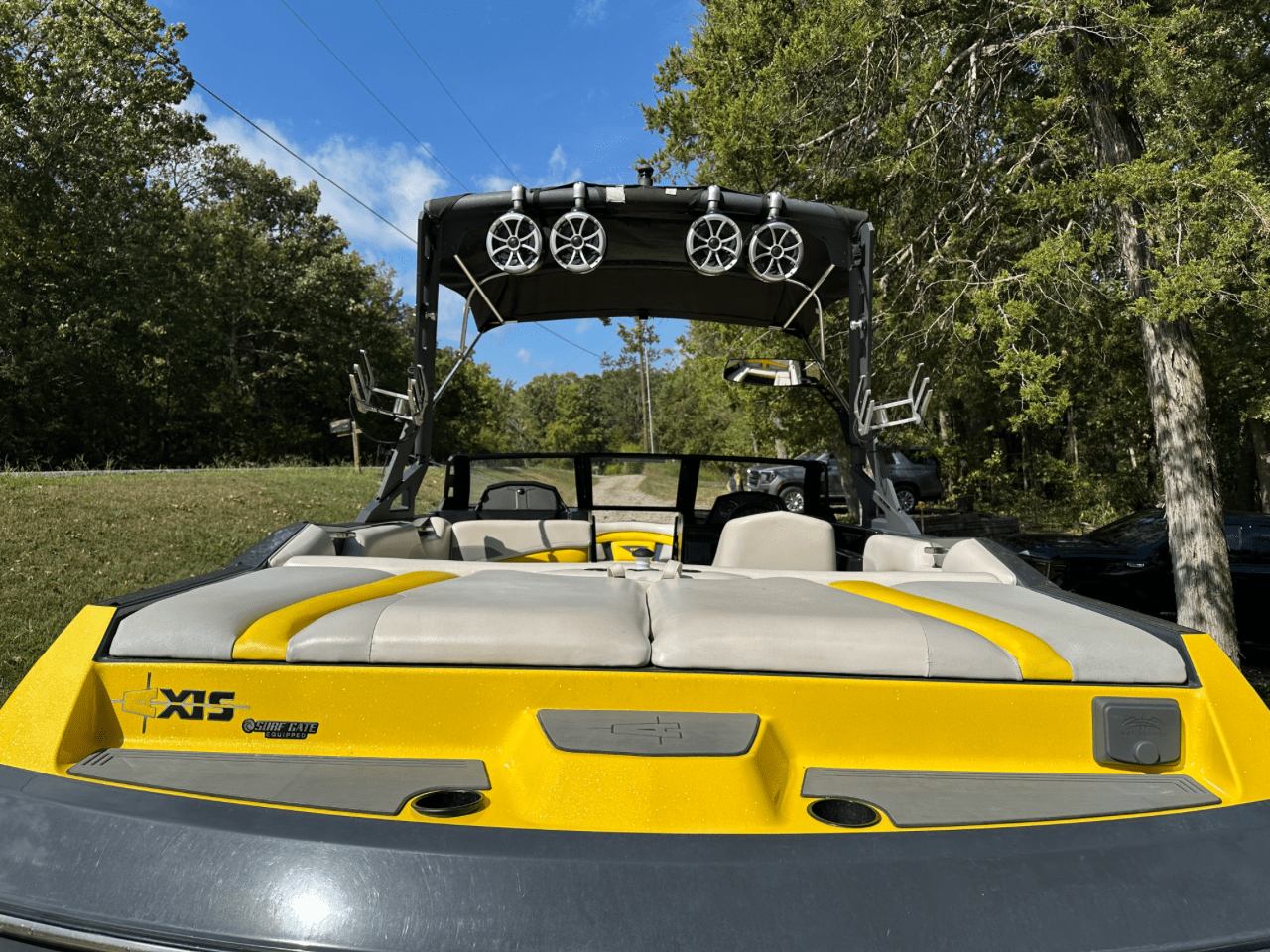 2016 Axis A22