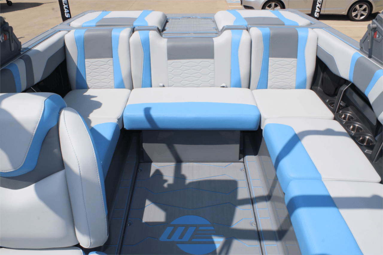 2025 Malibu 22 MXZ Icon