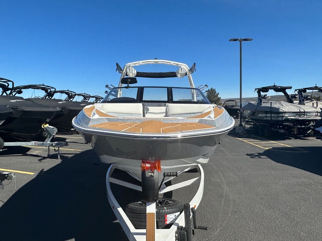 2024 Supreme Boats S240