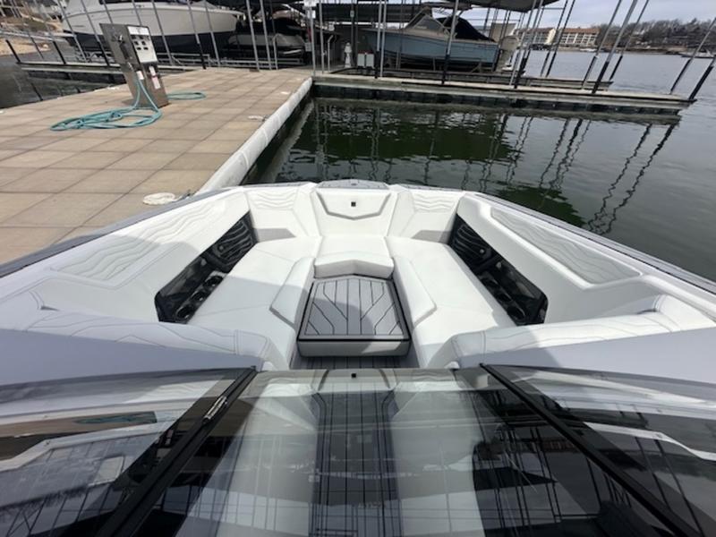 2025 Nautique G23