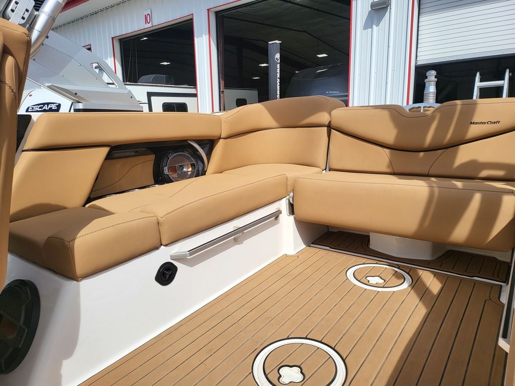 2019 MasterCraft XT23