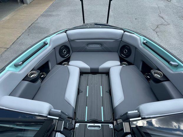2024 Supra SL400
