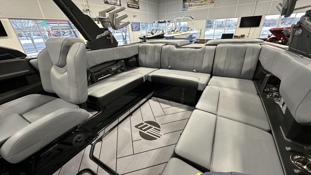 2024 Malibu Boats 22 LSV