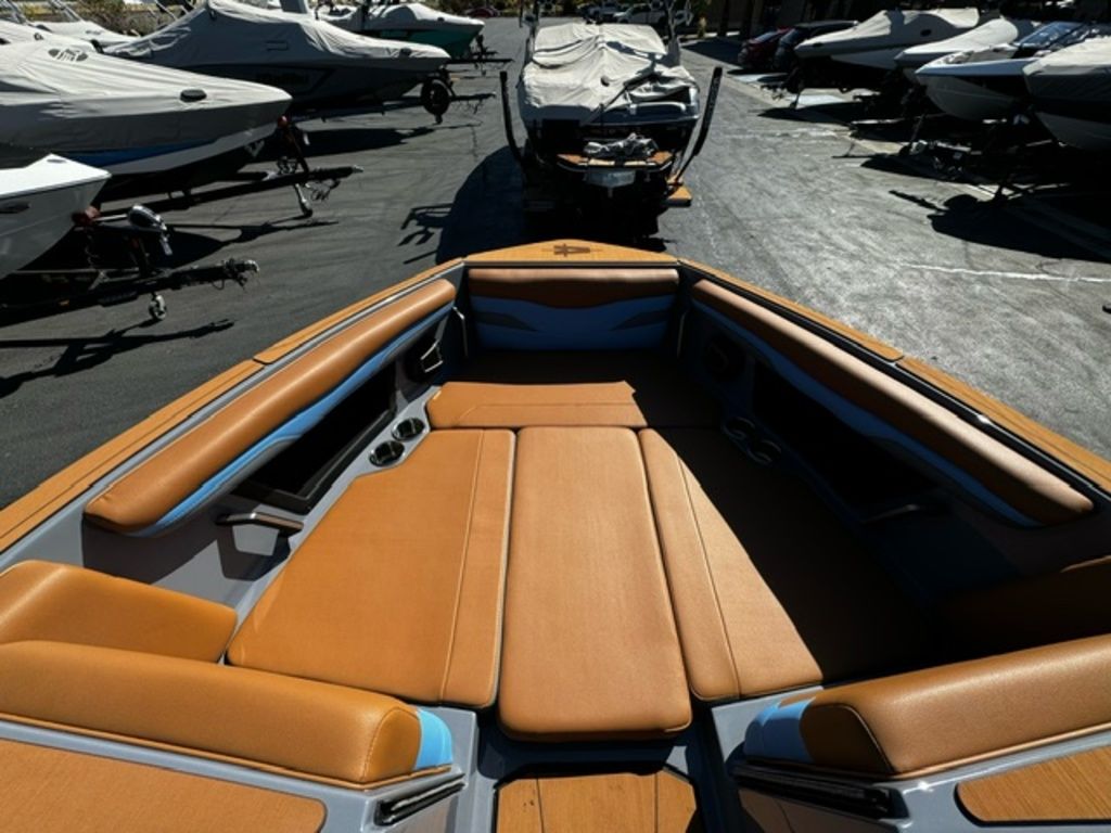 2024 Axis Wake Research T250