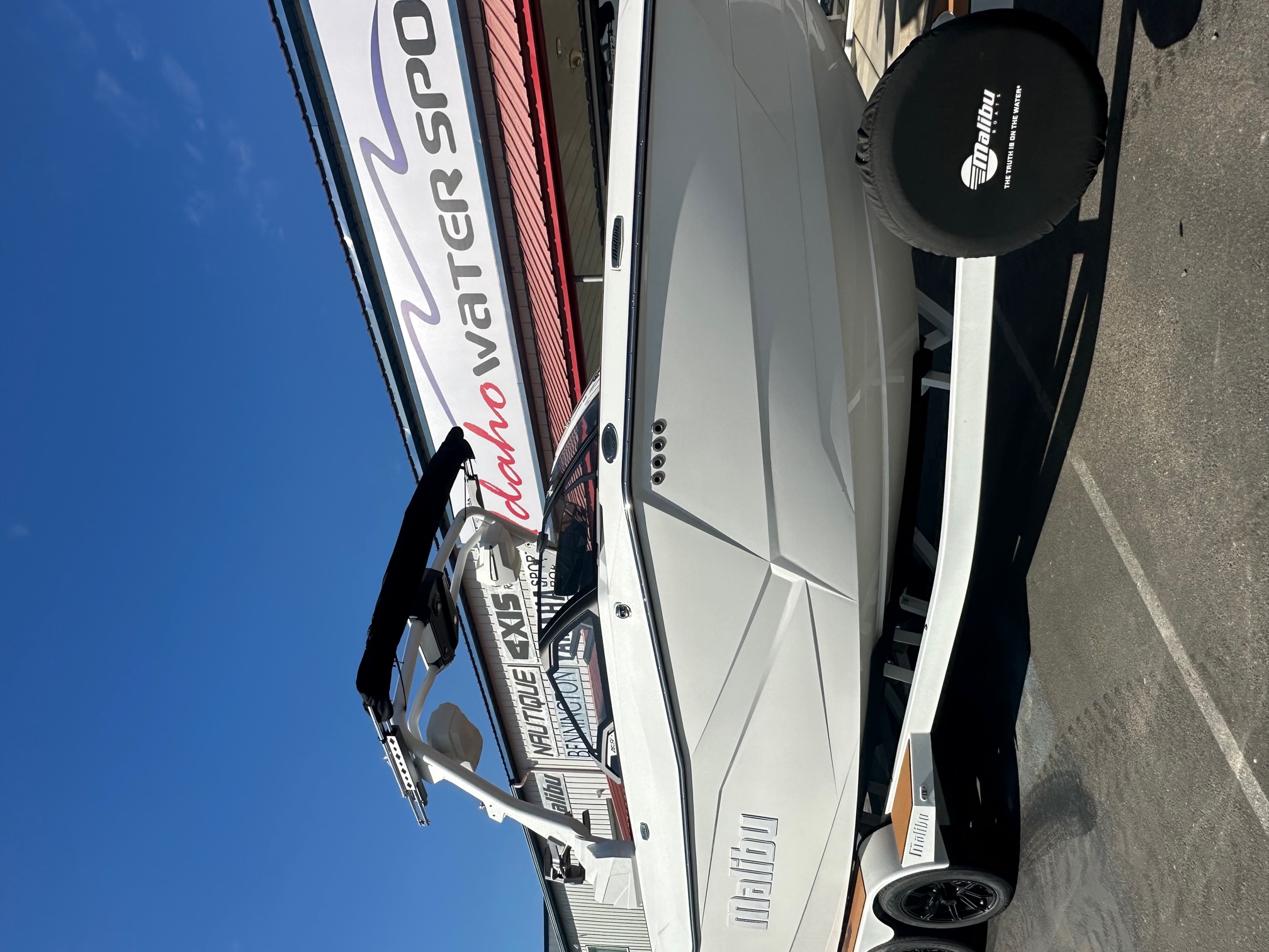 2025 Malibu Boats 26 LSV
