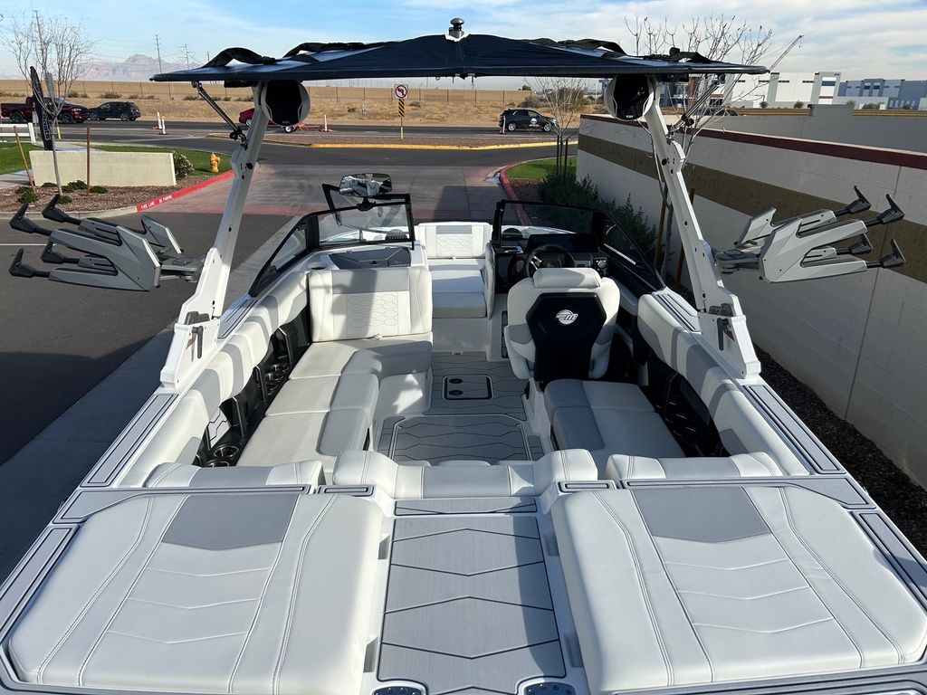 2025 Malibu Boats 23 MXZ