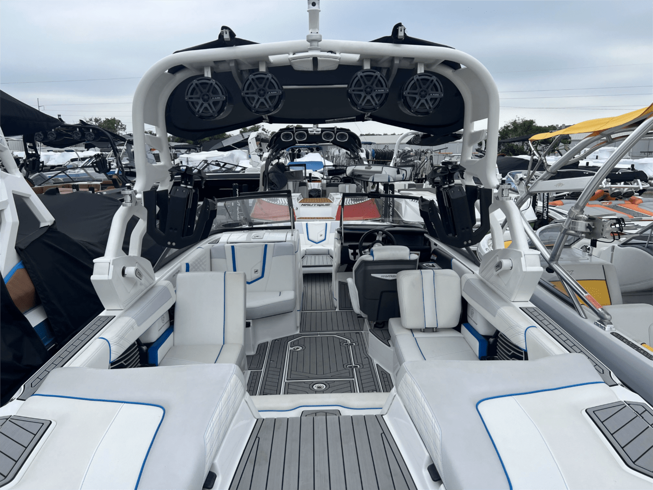 2018 Nautique G23 — Head Turner!