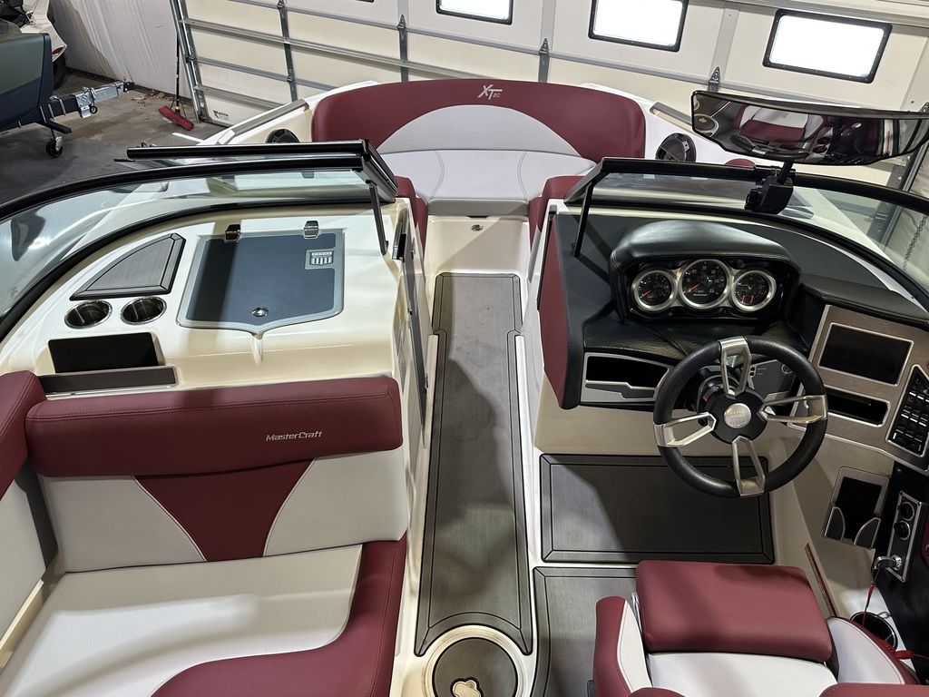 2022 MasterCraft XT20