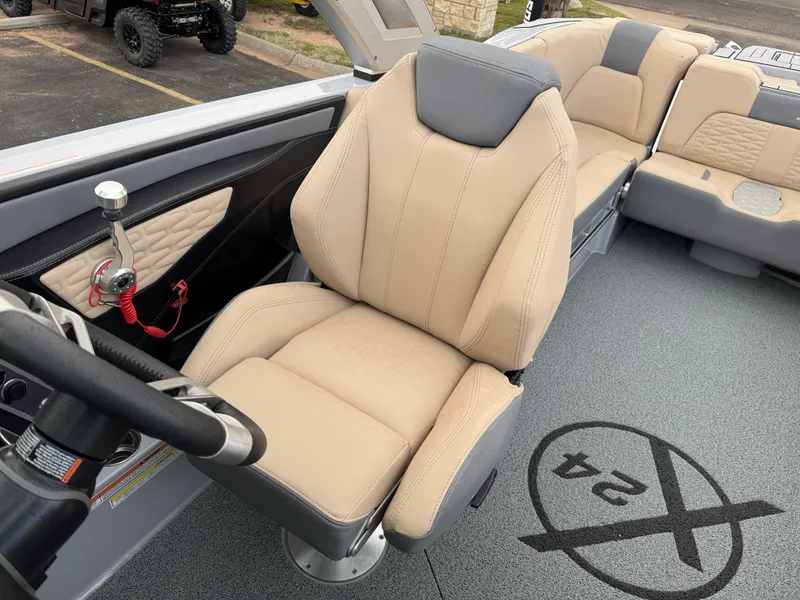 2023 MasterCraft X24
