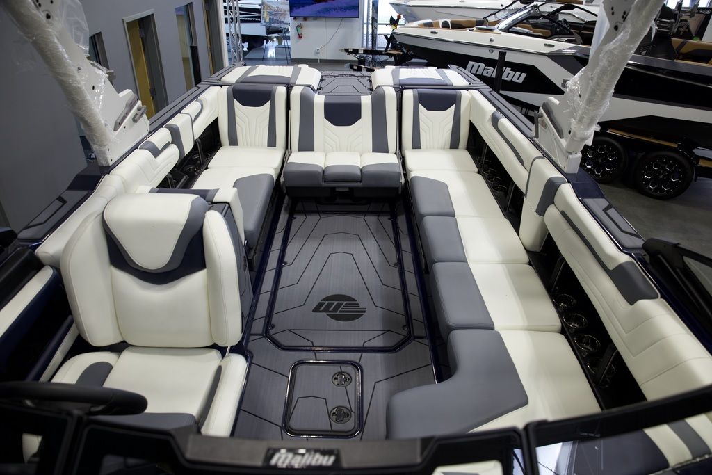 2025 Malibu Boats 25 LSV