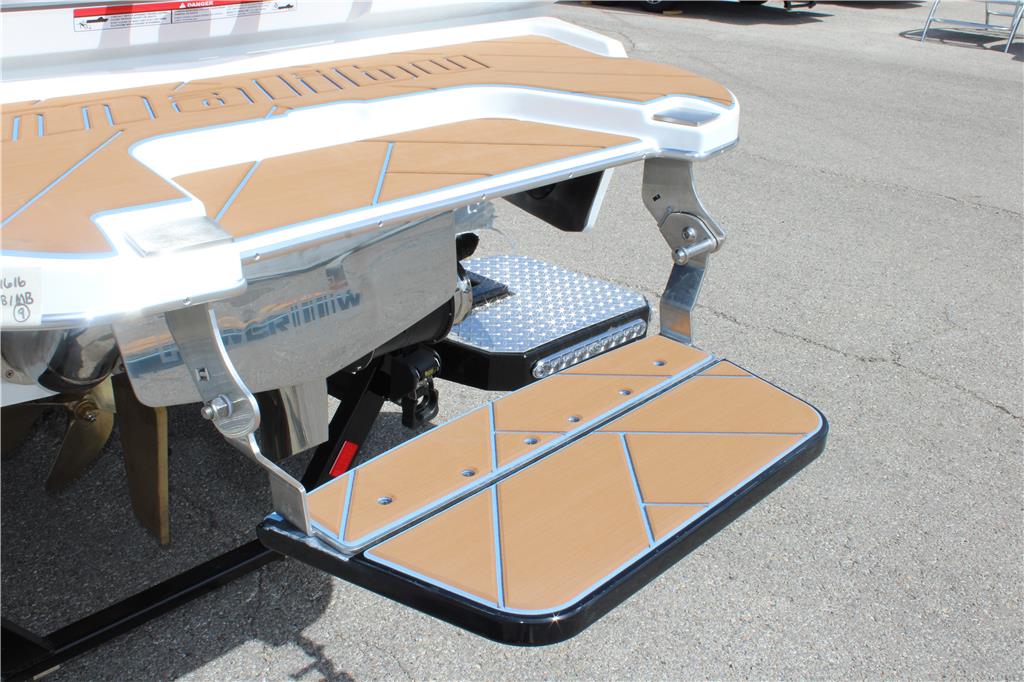 2024 Malibu 26 LSV