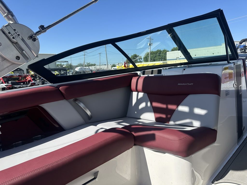 2022 MasterCraft XT20
