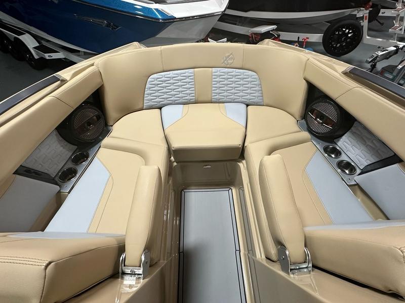 boat.Title
