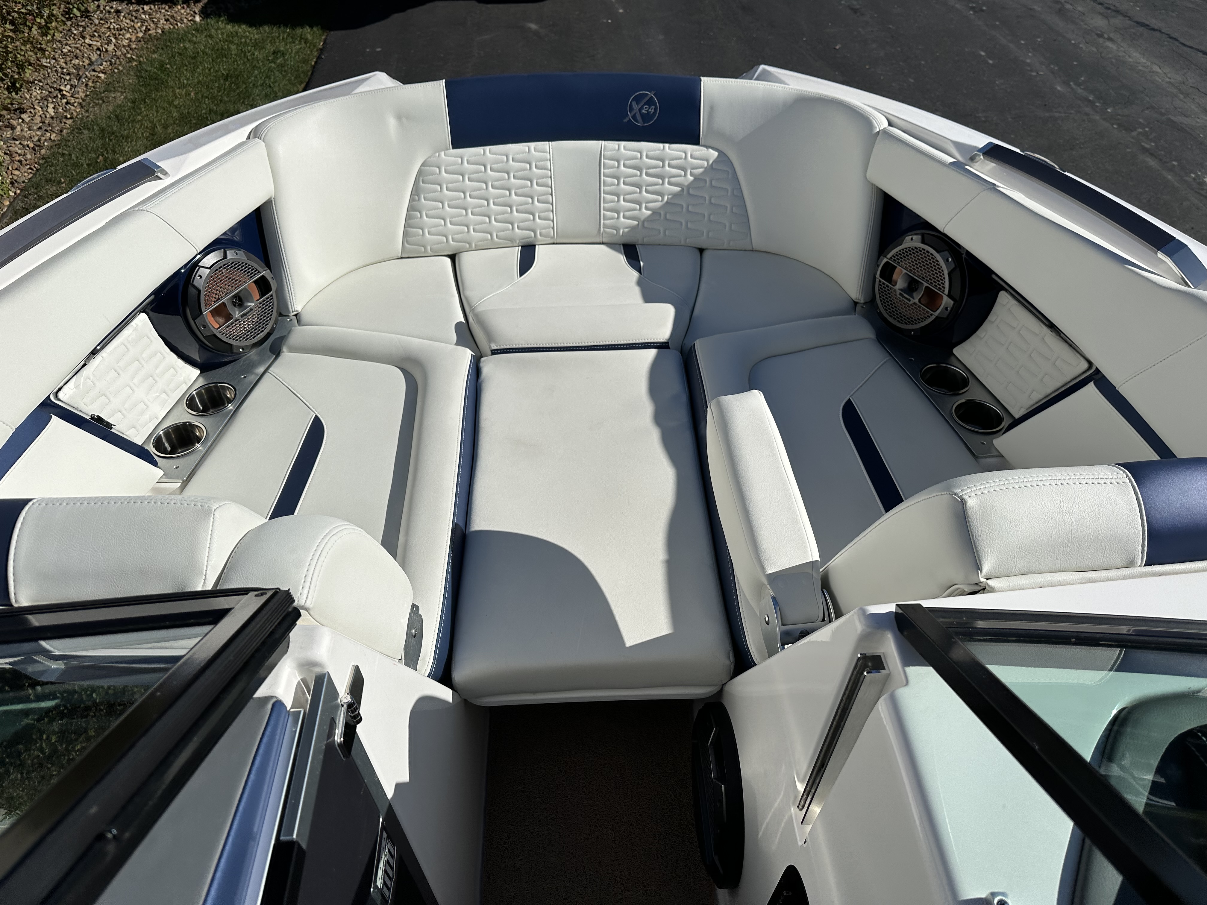 2021 MasterCraft X24