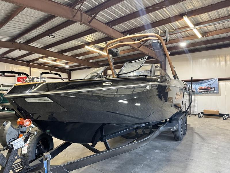 2025 Malibu 25 LSV