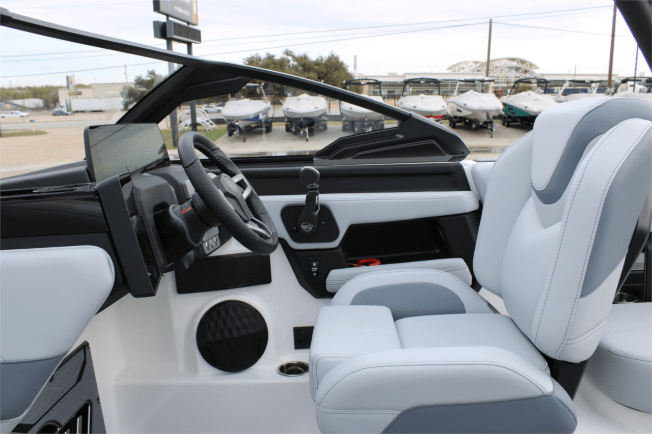 2025 Malibu 23 LSV