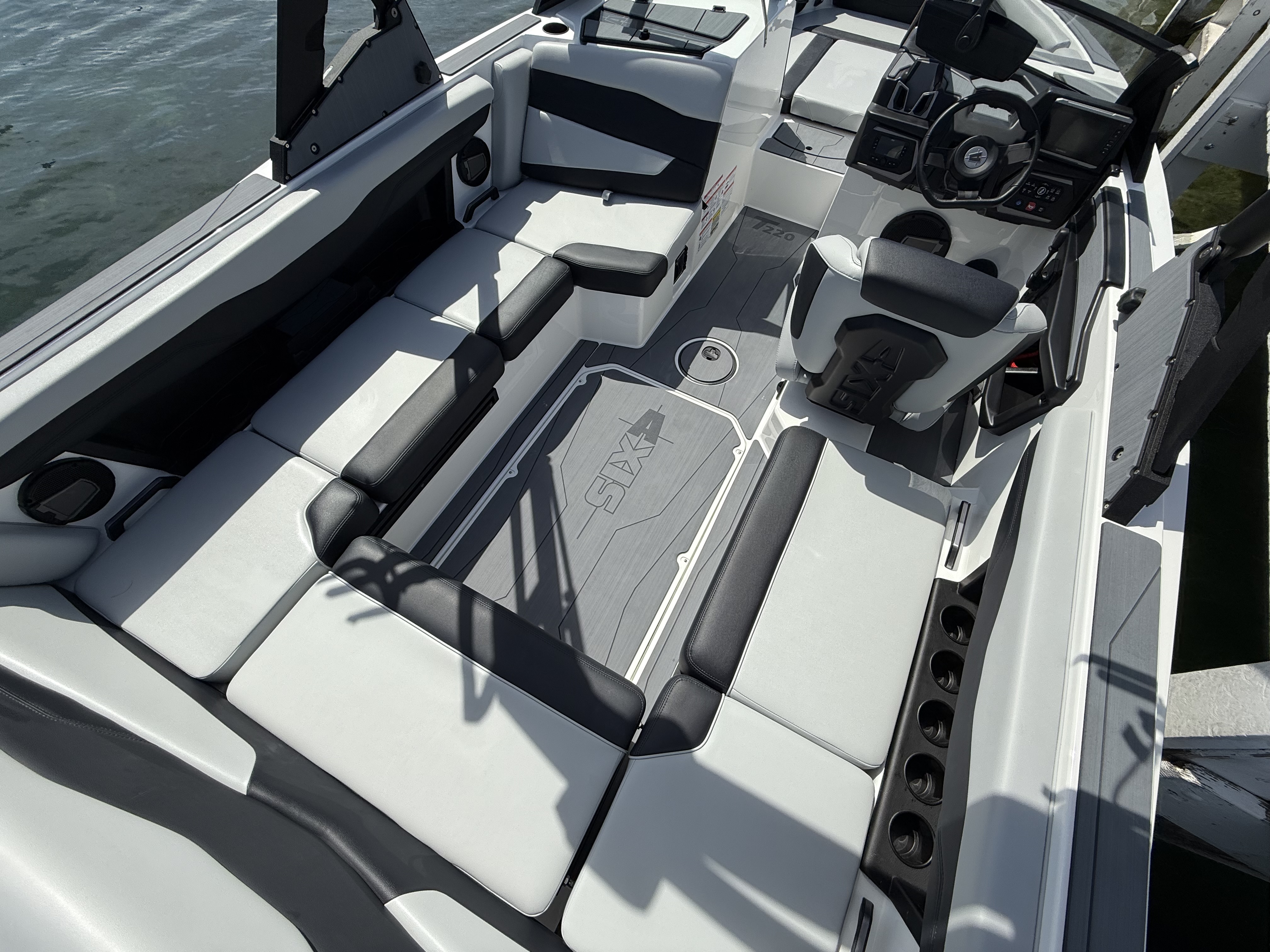2025 Axis T220