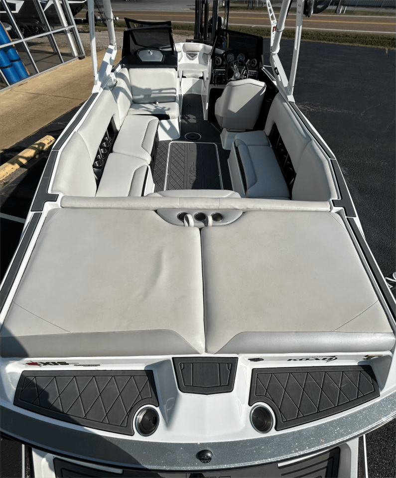 2014 AXIS A24
