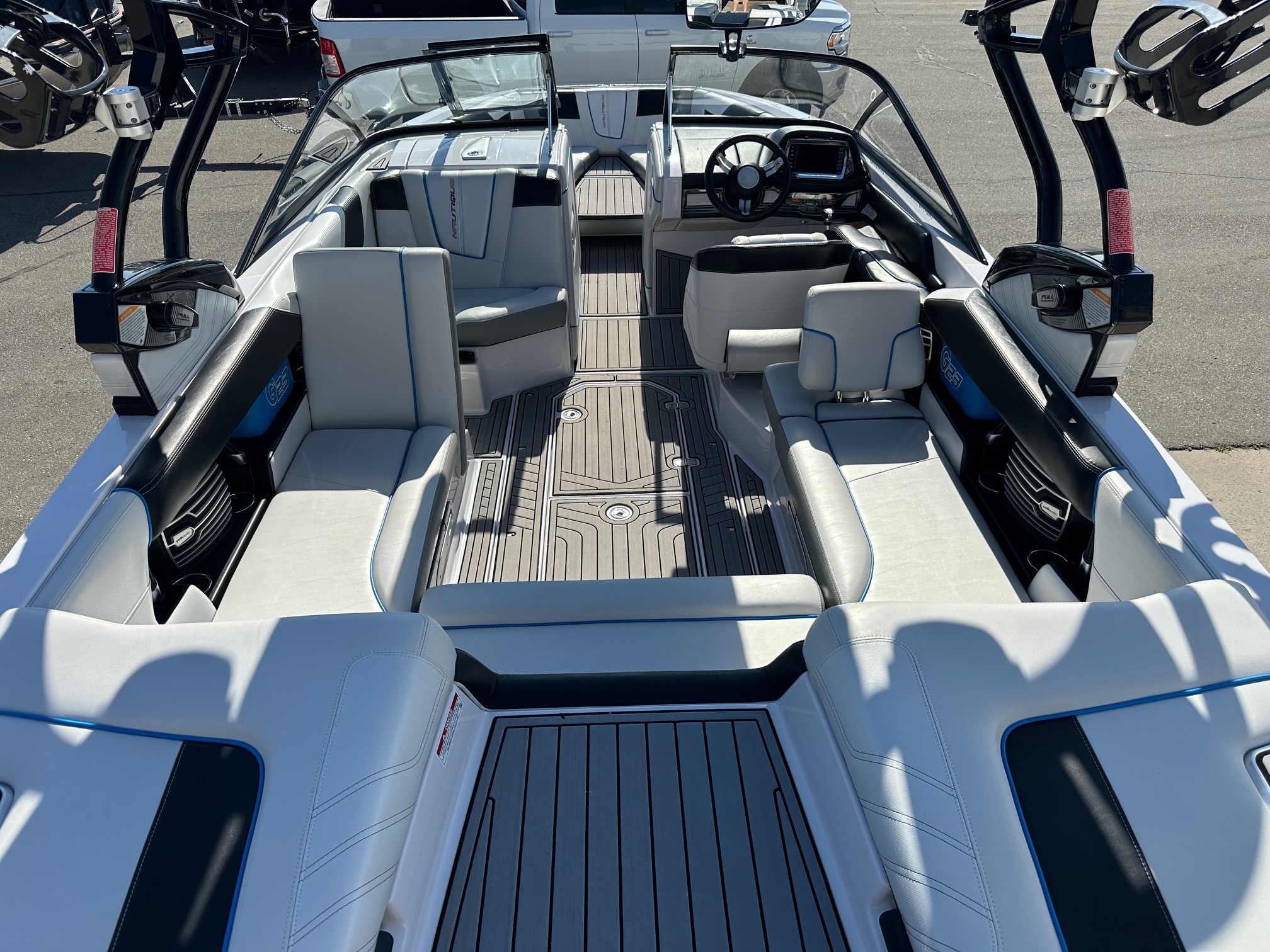 2013 Nautique G23