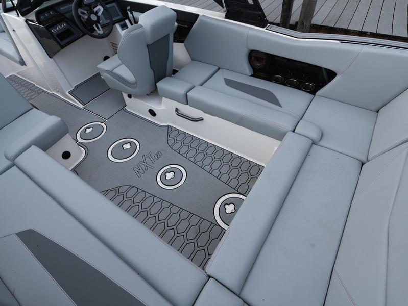 NEW 2024 MasterCraft NXT22