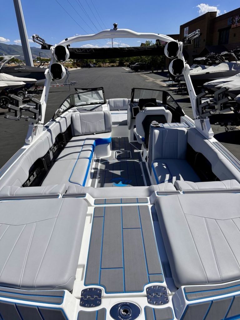 2024 Malibu Boats 24 MXZ